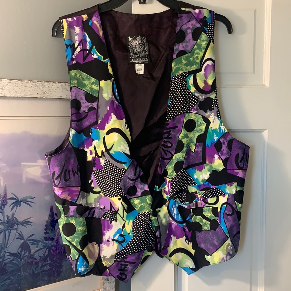 Attitudes large vintage vest!!